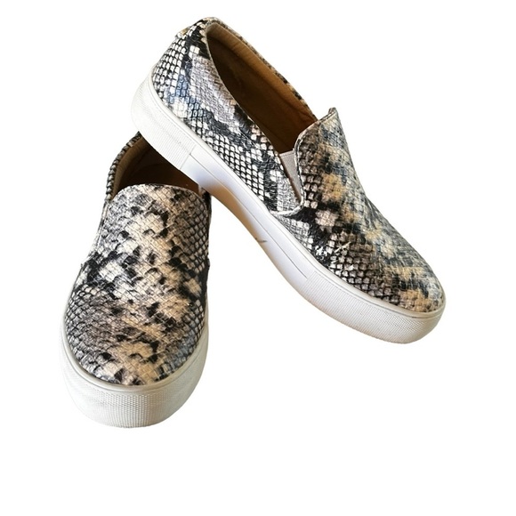 5 for $40 SALE!
Steve Madden Gills Snake Print Slip-On Platform Sneakers sz7 - Picture 11 of 12